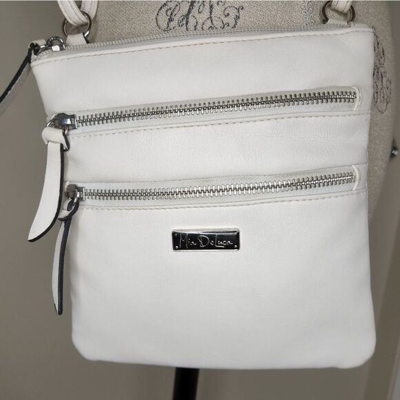 White multi pocket mini purse - Picture 3 of 13